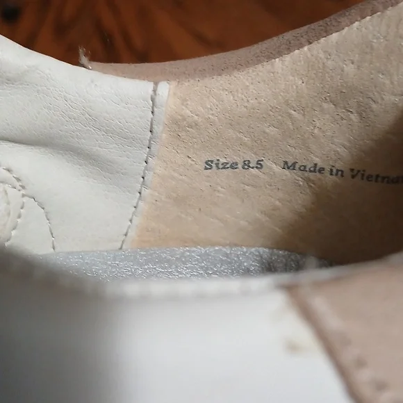 Dolce VITA WHITE LEATHER W BEIGE SUEDE Sneakers. Women's 8.5. New - Picture 5 of 12